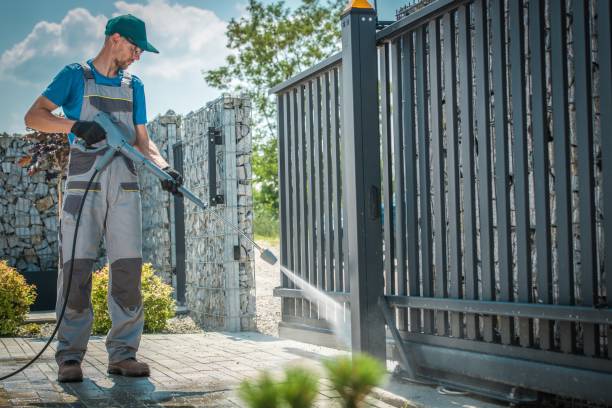 Best Fence Cleaning  in East Milton, FL